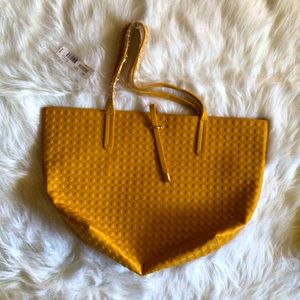2/$15 🆕yellow shoulder bag